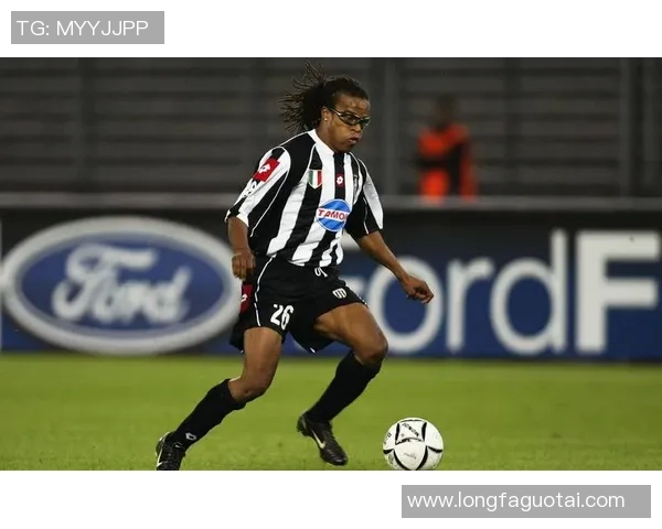 全球足坛十大最强球星风采盘点 他们的实力和传奇不可忽视