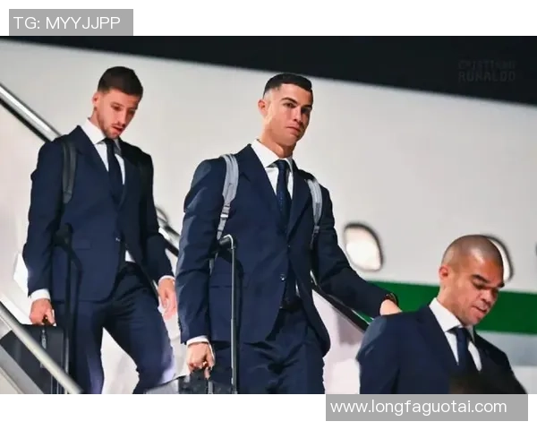 穿上便装后的足球明星们时尚亮相精彩瞬间合集