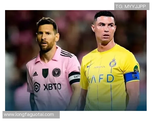 足球巨星转会风云：梅西与C罗新征程揭幕